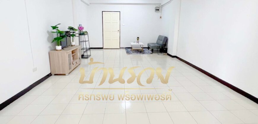 คอนโดบ้านเทพารักษ์ 3 ตึก 5 ชั้น 9 ถนนเทพารักษ์ – สำโรง ใกล้สี่แยกเทพารักษ์และรถไฟฟ้า พร้อมเข้าอยู่