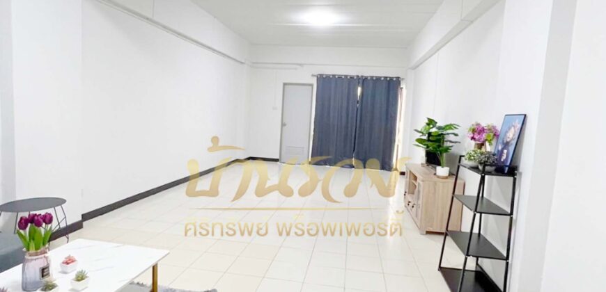 คอนโดบ้านเทพารักษ์ 3 ตึก 5 ชั้น 9 ถนนเทพารักษ์ – สำโรง ใกล้สี่แยกเทพารักษ์และรถไฟฟ้า พร้อมเข้าอยู่