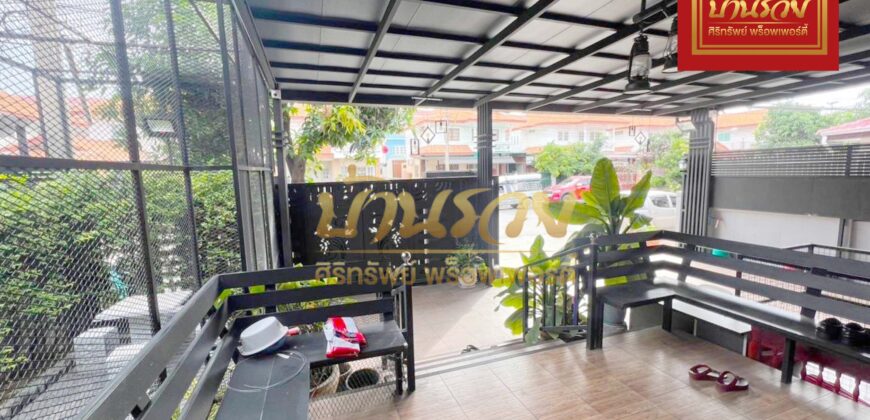 บ้านเดี่ยว 2 ชั้น หมู่บ้านเด่นชัย ซอยมังกร – แพรกษา ใกล้นิคมอุตสาหกรรมบางปูและทางด่วนกาญขนาภิเษก