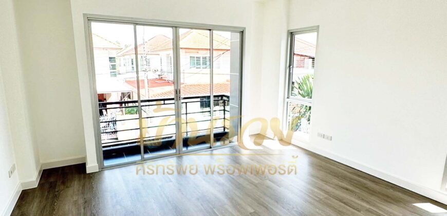 บ้านเดี่ยว 2 ชั้น หมู่บ้านไอริส ออคิด พาร์ค ใกล้โลตัส ศรีนครินทร์ รีโนเวทใหม่ทั้งหลัง พร้อมเข้าอยู่