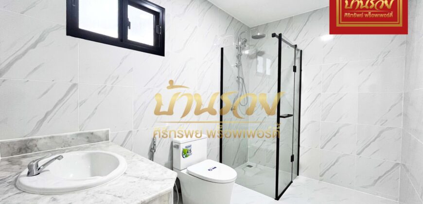 บ้านเดี่ยว 2 ชั้น หมู่บ้านกฤษดาซิตี้ เลค แอนด์พาร์ค เทพารักษ์ กม.16 ใกล้รพ.จุฬารัตน์ 3 รีโนเวทใหม่พร้อมเข้าอยู่