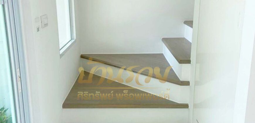 ทาวน์โฮม 2 ชั้น *หลังมุม หมู่บ้านอินดี้ แพรกษา – ศรีนครินทร์ ใกล้รถไฟฟ้าสายสีเขียวสถานีแพรกษา พร้อมเข้าอยู่