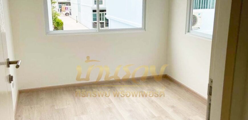 ทาวน์โฮม 2 ชั้น *หลังมุม หมู่บ้านอินดี้ แพรกษา – ศรีนครินทร์ ใกล้รถไฟฟ้าสายสีเขียวสถานีแพรกษา พร้อมเข้าอยู่