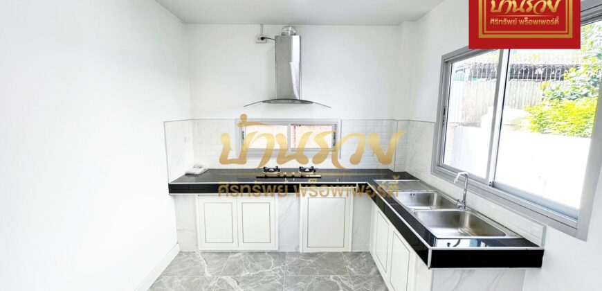 บ้านเดี่ยว 2 ชั้น หมู่บ้านไอริส ออคิด พาร์ค ใกล้โลตัส ศรีนครินทร์ รีโนเวทใหม่ทั้งหลัง พร้อมเข้าอยู่