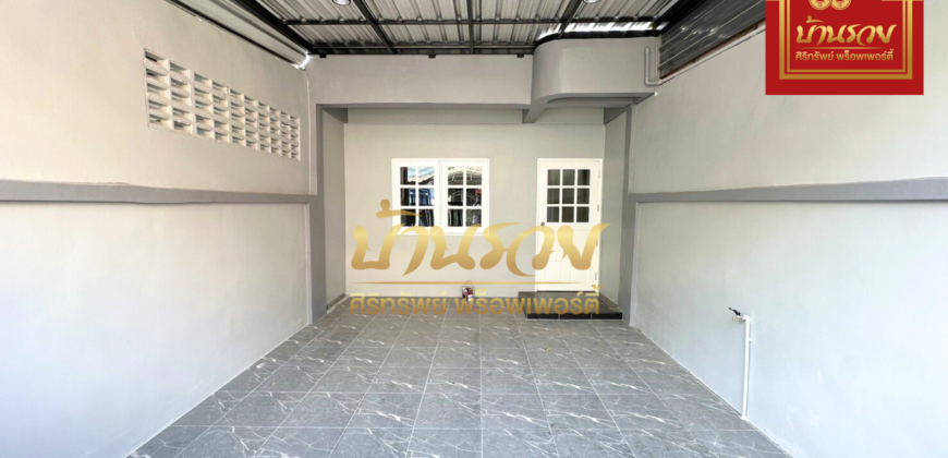 ทาวน์เฮ้าส์ 2 ชั้น หมู่บ้านเฟื่องฟ้าวิลล่า 2 ศรีนครินทร์ – เทพารักษ์ ใกล้สี่แยกเทพารักษ์ รีโนเวทใหม่ทั้งหลังพร้อมเข้าอยู่