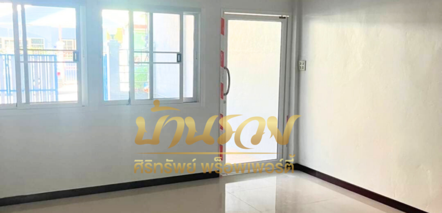 ทาวน์เฮ้าส์ 2 ชั้น *ถนนเมน หมู่บ้านจิตภาวรรณ 11 ธัญบุรี รีโนเวทใหม่ทั้งหลัง พร้อมเข้าอยู่