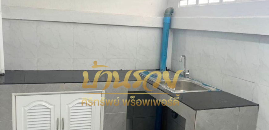 ทาวน์เฮ้าส์ 2 ชั้น *ถนนเมน หมู่บ้านจิตภาวรรณ 11 ธัญบุรี รีโนเวทใหม่ทั้งหลัง พร้อมเข้าอยู่