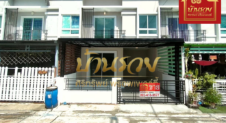 ทาวน์เฮ้าส์ 2 ชั้น หมู่บ้านนิรันดร์ วิลล์ 55 ศรีนครินทร์ ซ.ทรัพย์บุญชัย บ้านรีโนเวทใหม่ใกล้แนวรถไฟฟ้า และ ทางด่วนกาญจนาภิเษก