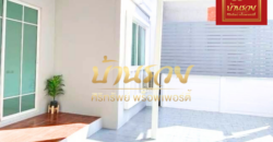 บ้านแฝด 2 ชั้น หมู่บ้านเดอะวิลเลจ บางนา-ตราด กม.10 ซอยมหาชัย ใกล้เมกาบางนา บ้านรีโนเวทใหม่ พร้อมเข้าอยู่