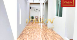 บ้านแฝด 2 ชั้น หมู่บ้านเดอะวิลเลจ บางนา-ตราด กม.10 ซอยมหาชัย ใกล้เมกาบางนา บ้านรีโนเวทใหม่ พร้อมเข้าอยู่