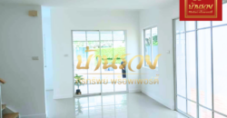 บ้านแฝด 2 ชั้น หมู่บ้านเดอะวิลเลจ บางนา-ตราด กม.10 ซอยมหาชัย ใกล้เมกาบางนา บ้านรีโนเวทใหม่ พร้อมเข้าอยู่