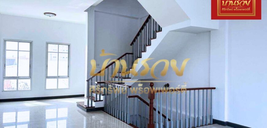 อาคารพาณิชย์ #ติดถนนใหญ่ หมู่บ้านปัญญาซิตี้สแควร์ ถ.รามอินทรา เขตคลองสามวา รีโนเวทใหม่ทั้งหลัง วัสดุพรีเมี่ยม