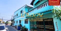 ทาวน์เฮ้าส์ 2 ชั้น ซอยเทศบาลบางปู 37 หมู่บ้านอู่ทอง ถนนแพรกษา ใกล้รถไฟฟ้าสายสีเขียว และห้างโรบินสันสมุทรปราการ บ้านรีโนเวทใหม่