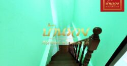 ทาวน์เฮ้าส์ 2 ชั้น ซอยเทศบาลบางปู 37 หมู่บ้านอู่ทอง ถนนแพรกษา ใกล้รถไฟฟ้าสายสีเขียว และห้างโรบินสันสมุทรปราการ บ้านรีโนเวทใหม่