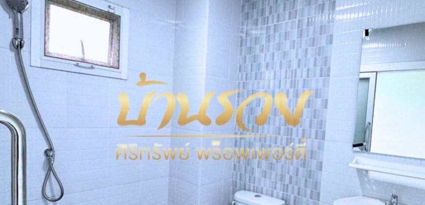 อาคารพาณิชย์ 4 ชั้น หมู่บ้านรุ่งนภาเพลส ซอยร่มเกล้า 16 ใกล้ Airport link สถานีลาดกระบัง เปลี่ยนวัสดุรีโนเวทใหม่ วัสดุพรีเมี่ยม