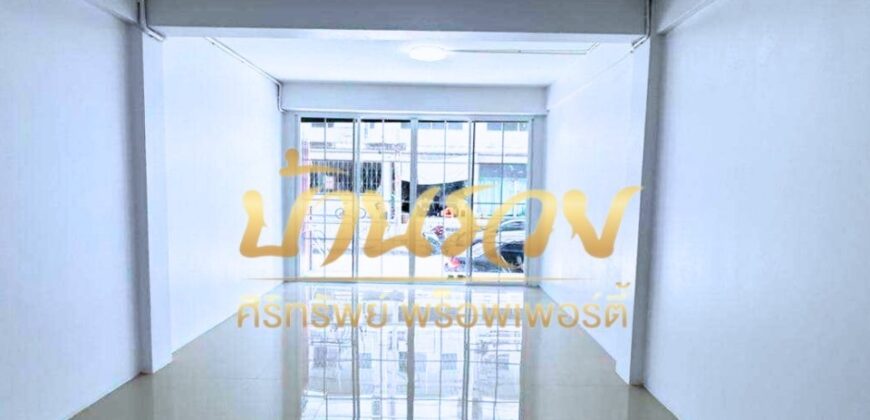 อาคารพาณิชย์ 4 ชั้น หมู่บ้านรุ่งนภาเพลส ซอยร่มเกล้า 16 ใกล้ Airport link สถานีลาดกระบัง เปลี่ยนวัสดุรีโนเวทใหม่ วัสดุพรีเมี่ยม