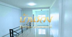 อาคารพาณิชย์ 4 ชั้น หมู่บ้านรุ่งนภาเพลส ซอยร่มเกล้า 16 ใกล้ Airport link สถานีลาดกระบัง เปลี่ยนวัสดุรีโนเวทใหม่ วัสดุพรีเมี่ยม