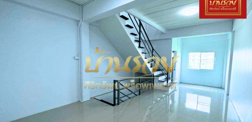 อาคารพาณิชย์ 4 ชั้น หมู่บ้านรุ่งนภาเพลส ซอยร่มเกล้า 16 ใกล้ Airport link สถานีลาดกระบัง เปลี่ยนวัสดุรีโนเวทใหม่ วัสดุพรีเมี่ยม