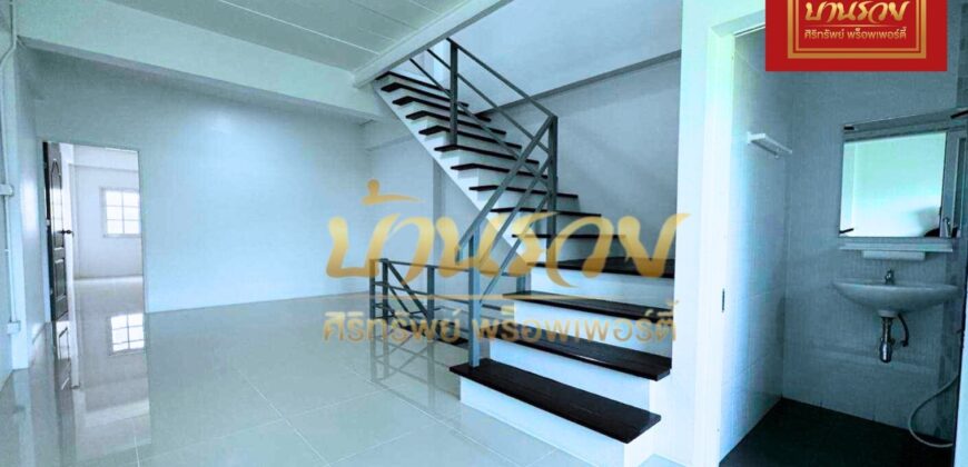 อาคารพาณิชย์ 4 ชั้น หมู่บ้านรุ่งนภาเพลส ซอยร่มเกล้า 16 ใกล้ Airport link สถานีลาดกระบัง เปลี่ยนวัสดุรีโนเวทใหม่ วัสดุพรีเมี่ยม