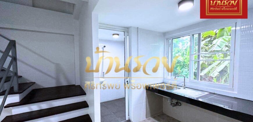 อาคารพาณิชย์ 4 ชั้น หมู่บ้านรุ่งนภาเพลส ซอยร่มเกล้า 16 ใกล้ Airport link สถานีลาดกระบัง เปลี่ยนวัสดุรีโนเวทใหม่ วัสดุพรีเมี่ยม