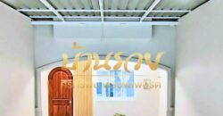 ทาวน์เฮ้าส์ 2 ชั้น ถนนเมน หมู่บ้านพฤกษา 34 ซอยประชาอุทิศ 90 (ซอยกระทิงแดง ใกล้ทางด่วนสุขสวัสดิ์ กม.9 บ้านรีโนเวทใหม่ พร้อมตกแต่งเฟอร์นิเจอร์ทั้งหลัง