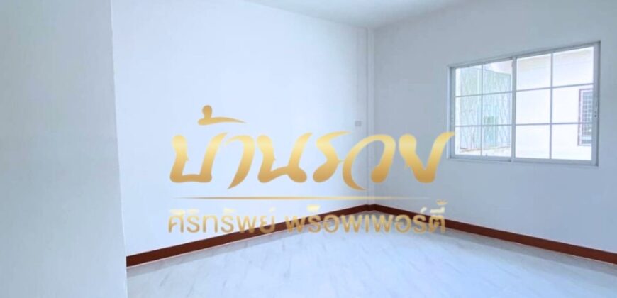 ทาวน์เฮ้าส์ 2 ชั้น หมู่บ้านไทยสมบูรณ์ ถนนประชาอุทิศ 90 ใกล้ทางด่วนสุขสวัสดิ์ บ้านรีโนเวทใหม่พร้อมเข้าอยู่