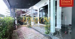 บ้านแฝด 2ชั้น หมู่บ้าน เอเรส แพรกษา ใกล้นิคมบางปู ตกแต่งใหม่พร้อมเข้าอยู่