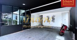 บ้านแฝด 2ชั้น หมู่บ้าน เอเรส แพรกษา ใกล้นิคมบางปู ตกแต่งใหม่พร้อมเข้าอยู่