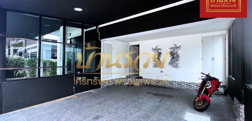 บ้านแฝด 2ชั้น หมู่บ้าน เอเรส แพรกษา ใกล้นิคมบางปู ตกแต่งใหม่พร้อมเข้าอยู่