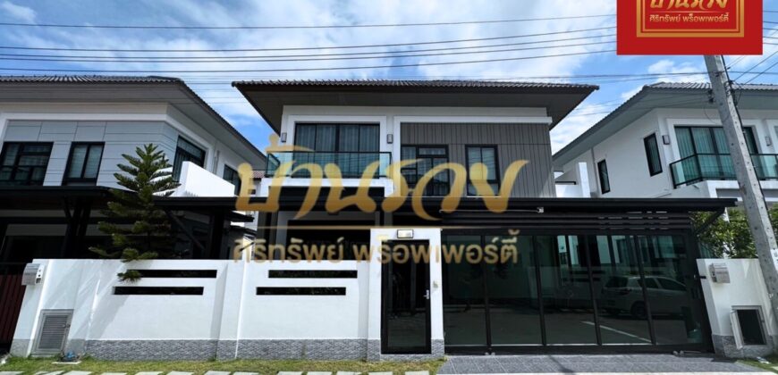 บ้านแฝด 2ชั้น หมู่บ้าน เอเรส แพรกษา ใกล้นิคมบางปู ตกแต่งใหม่พร้อมเข้าอยู่