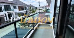 บ้านแฝด 2ชั้น หมู่บ้าน เอเรส แพรกษา ใกล้นิคมบางปู ตกแต่งใหม่พร้อมเข้าอยู่