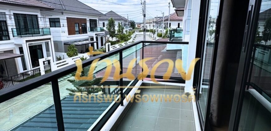 บ้านแฝด 2ชั้น หมู่บ้าน เอเรส แพรกษา ใกล้นิคมบางปู ตกแต่งใหม่พร้อมเข้าอยู่