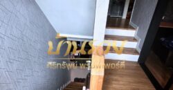 บ้านแฝด 2ชั้น หมู่บ้าน เอเรส แพรกษา ใกล้นิคมบางปู ตกแต่งใหม่พร้อมเข้าอยู่