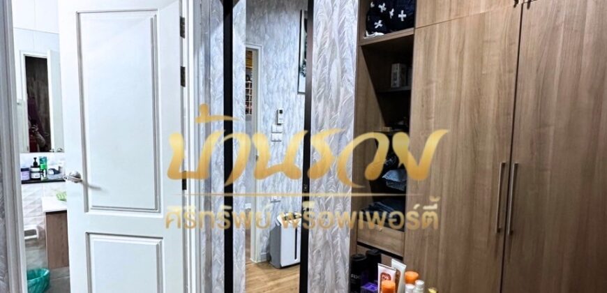 บ้านแฝด 2ชั้น หมู่บ้าน เอเรส แพรกษา ใกล้นิคมบางปู ตกแต่งใหม่พร้อมเข้าอยู่