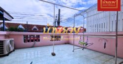 ทาวน์เฮ้าส์ 2 ชั้น #ถนนเมนหลัก หมู่บ้านรินทิชา ซอยมังกร – เทพารักษ์ ใกล้ทางด่วนกาญจนาฯ ตกเติมห้องกระจกด้านหน้าทำอ๊อฟฟิตได้คะ