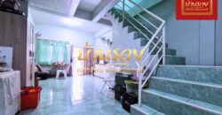 ทาวน์เฮ้าส์ 2 ชั้น #ถนนเมนหลัก หมู่บ้านรินทิชา ซอยมังกร – เทพารักษ์ ใกล้ทางด่วนกาญจนาฯ ตกเติมห้องกระจกด้านหน้าทำอ๊อฟฟิตได้คะ