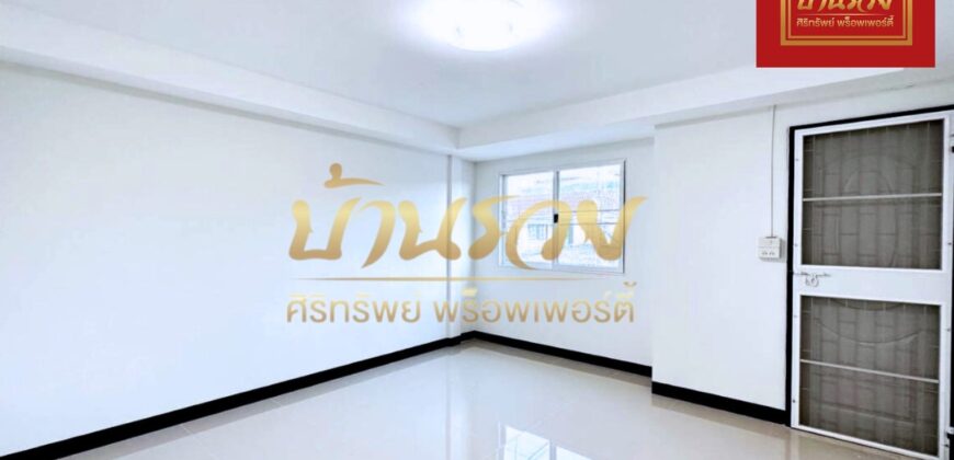 ทาวน์เฮ้าส์ 2 ชั้น หมู่บ้านไทรงาม ใกล้สถานีการเคหะรถไฟฟ้า ตกแต่งรีโนเวทใหม่ พร้อมอยู่อาศัย