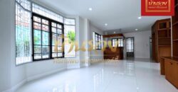 บ้านเดี่ยว 2 ชั้น ม.วรารมย์ ซอยประชาอุทิศ 98 สุขสวัสดิ์ ใกล้ทางด่วนกาญจนาภิเษก บ้านรีโนเวทใหม่ทั้งหลัง