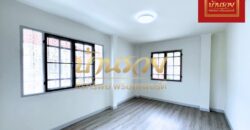 บ้านเดี่ยว 2 ชั้น ม.วรารมย์ ซอยประชาอุทิศ 98 สุขสวัสดิ์ ใกล้ทางด่วนกาญจนาภิเษก บ้านรีโนเวทใหม่ทั้งหลัง