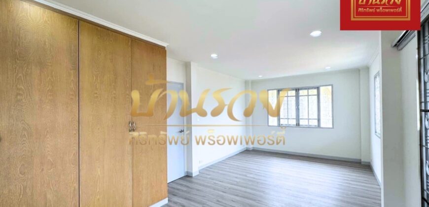 บ้านเดี่ยว 2 ชั้น ม.วรารมย์ ซอยประชาอุทิศ 98 สุขสวัสดิ์ ใกล้ทางด่วนกาญจนาภิเษก บ้านรีโนเวทใหม่ทั้งหลัง