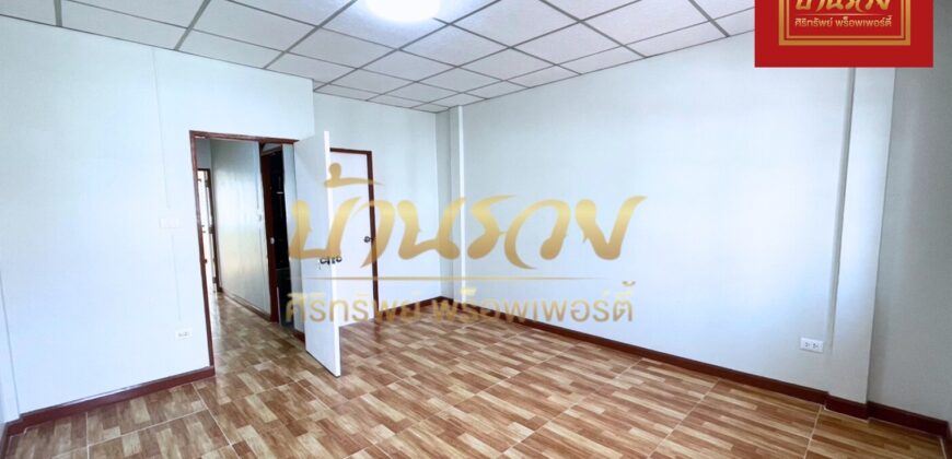 ทาวน์เฮ้าส์ 2 ชั้น หมู่บ้านกล่อมพิรุณ แพรกษา ซอยมังกร-ขจรวิทย์ บ้านรีโนเวทใหม่ทั้งหลัง บ้านผ่อนค่างวดน้อย ถูกกว่าเช่า