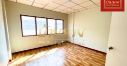 ทาวน์เฮ้าส์ 2 ชั้น หมู่บ้านกล่อมพิรุณ แพรกษา ซอยมังกร-ขจรวิทย์ บ้านรีโนเวทใหม่ทั้งหลัง บ้านผ่อนค่างวดน้อย ถูกกว่าเช่า