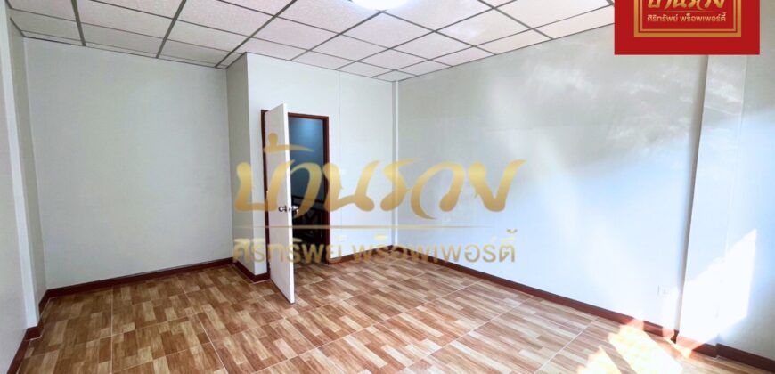ทาวน์เฮ้าส์ 2 ชั้น หมู่บ้านกล่อมพิรุณ แพรกษา ซอยมังกร-ขจรวิทย์ บ้านรีโนเวทใหม่ทั้งหลัง บ้านผ่อนค่างวดน้อย ถูกกว่าเช่า