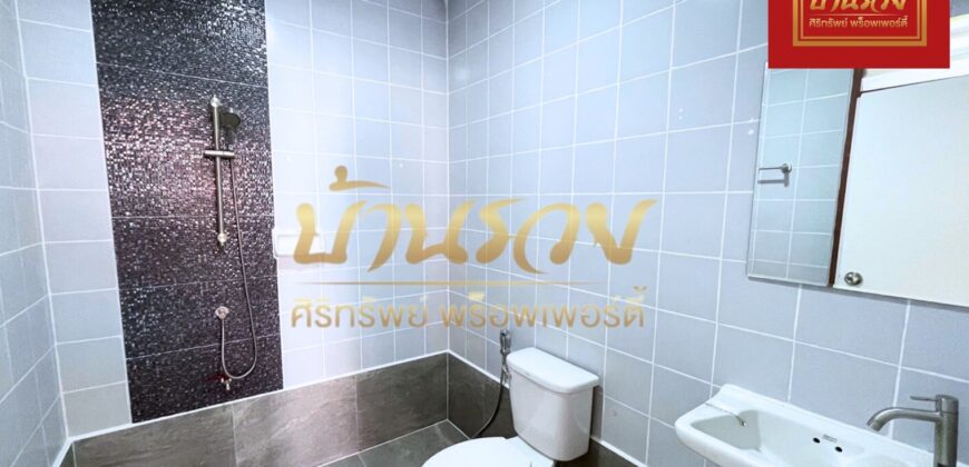 ทาวน์เฮ้าส์ 2 ชั้น หมู่บ้านกล่อมพิรุณ แพรกษา ซอยมังกร-ขจรวิทย์ บ้านรีโนเวทใหม่ทั้งหลัง บ้านผ่อนค่างวดน้อย ถูกกว่าเช่า