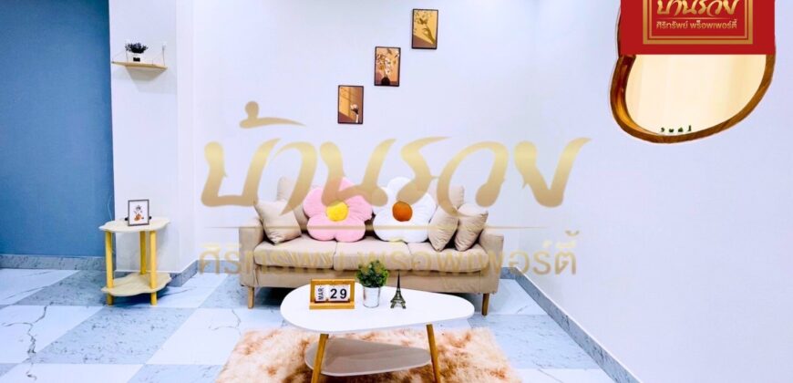 ทาวน์เฮ้าส์ 2 ชั้น หมู่บ้านเทพารักษ์ กม.25 (ซอยคิงคอง) ใกล้นิคมเมืองใหม่บางพลี พร้อมเข้าอยู่