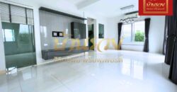 บ้านเดี่ยว 2 ชั้น หมู่บ้านชัยพฤกษ์ ศรีนครินทร์ บ้านคุณภาพของ โครงการแลนด์ แอนด์ เฮ้าส์ ทำเลดี ใกล้รถไฟฟ้าสถานีศรีนครินทร์