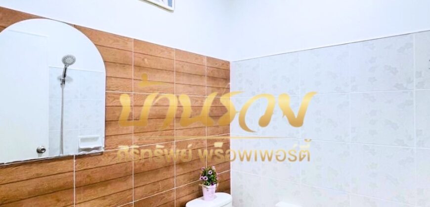 ทาวน์เฮ้าส์ 2 ชั้น หมู่บ้านชายคลอง เทพารักษ์ กม.25 (ซอยคิงคอง) ใกล้นิคมบางพลี บ้านรีโนเวทใหม่ ตกแต่งพร้อมเข้าอยู่