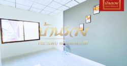 ทาวน์เฮ้าส์ 2 ชั้น หมู่บ้านเทพารักษ์ กม.25 (ซอยคิงคอง) ใกล้นิคมเมืองใหม่บางพลี พร้อมเข้าอยู่