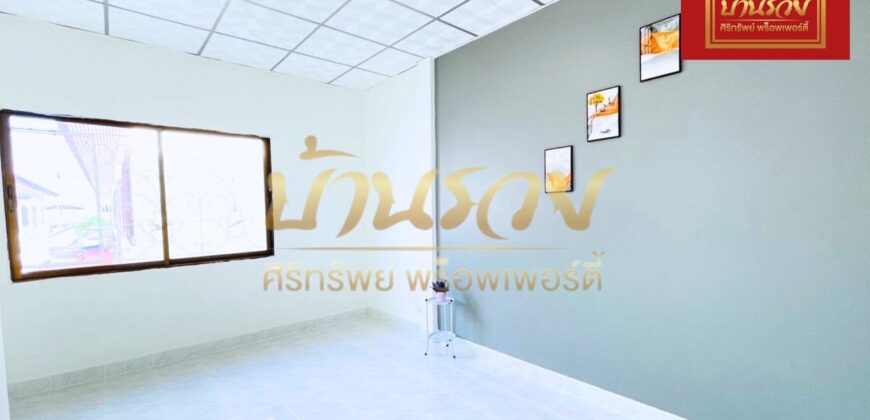 ทาวน์เฮ้าส์ 2 ชั้น หมู่บ้านเทพารักษ์ กม.25 (ซอยคิงคอง) ใกล้นิคมเมืองใหม่บางพลี พร้อมเข้าอยู่