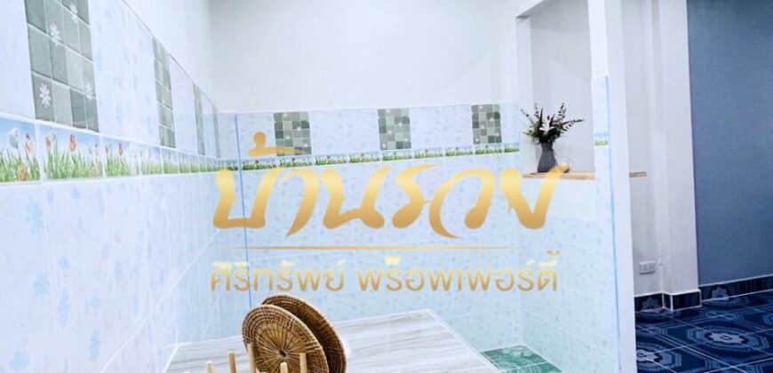 ทาวน์เฮ้าส์ 2 ชั้น หมู่บ้านเทพารักษ์ กม.25 (ซอยคิงคอง) ใกล้นิคมเมืองใหม่บางพลี พร้อมเข้าอยู่